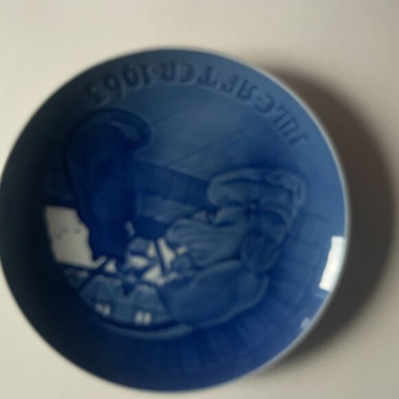 B&G Copenhagen 1963 Christmas Plate, made in Denmark 7" Blue and White - Picture 5 of 6
